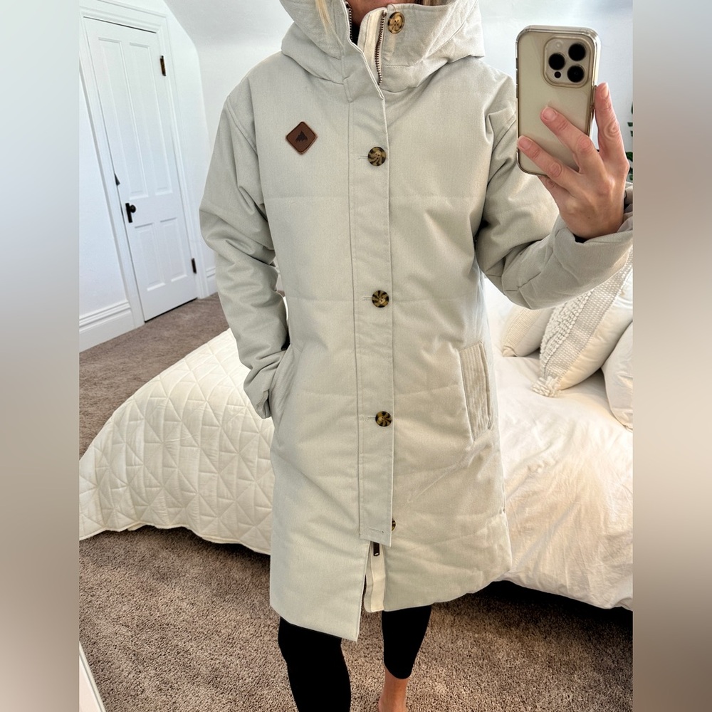 Burton Womens Insulated Jacket. Size Large. Grey.